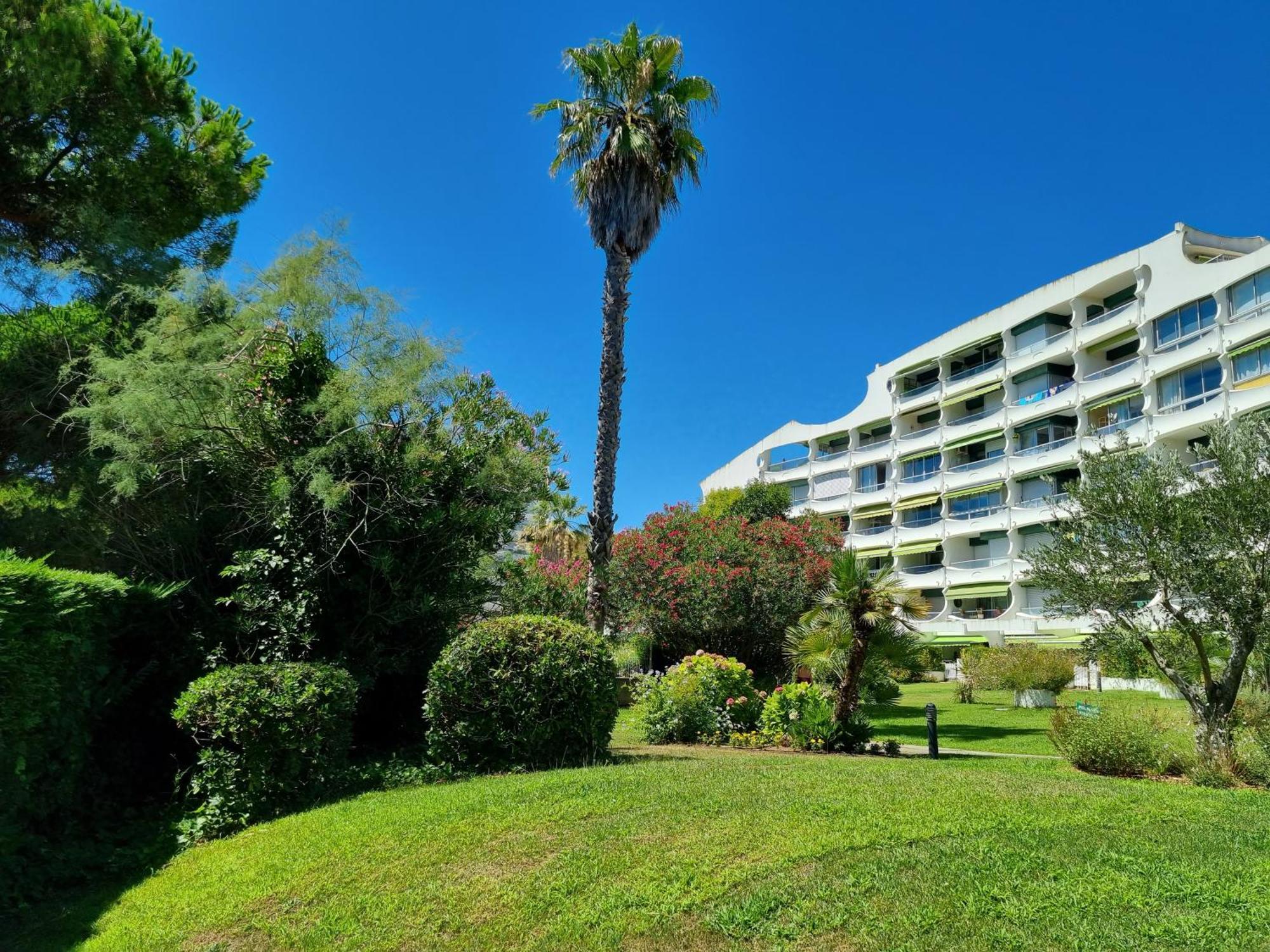 Superbe T2 Tout Confort 3 Etoiles, Entierement Renove Avec Piscine, Parking, Clim, Wifi, Netflix La Grande-Motte Zewnętrze zdjęcie