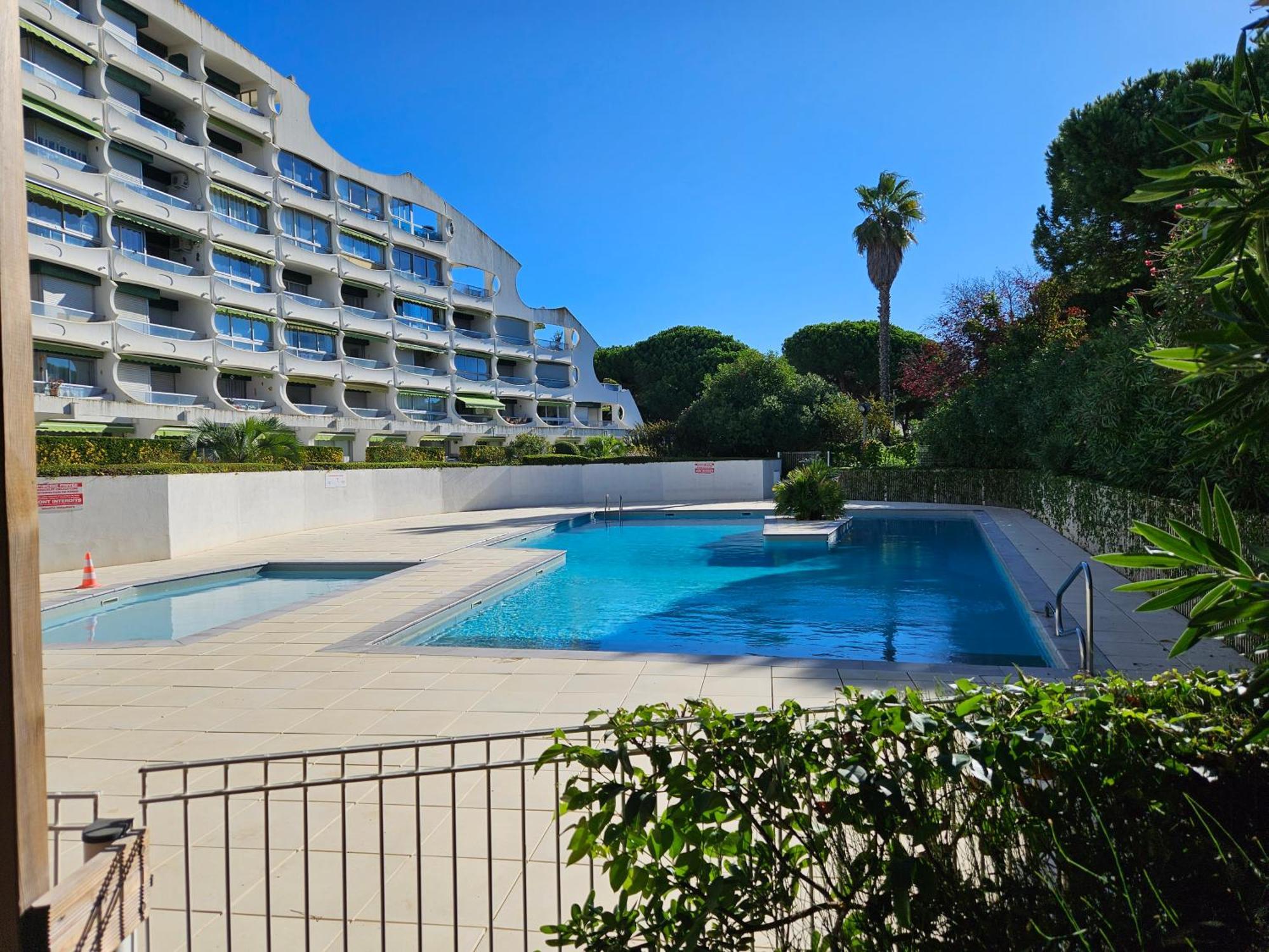 Superbe T2 Tout Confort 3 Etoiles, Entierement Renove Avec Piscine, Parking, Clim, Wifi, Netflix La Grande-Motte Zewnętrze zdjęcie
